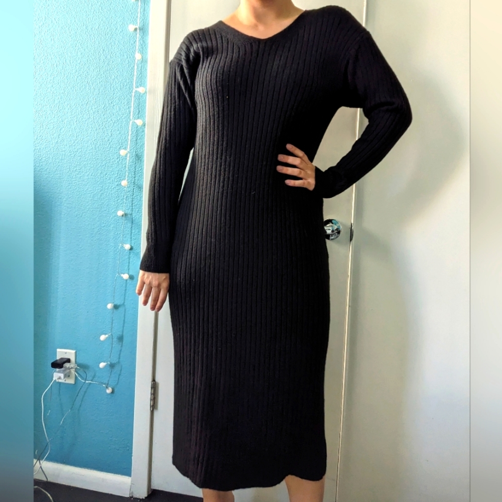 UNIQLO knit sweater dress in black